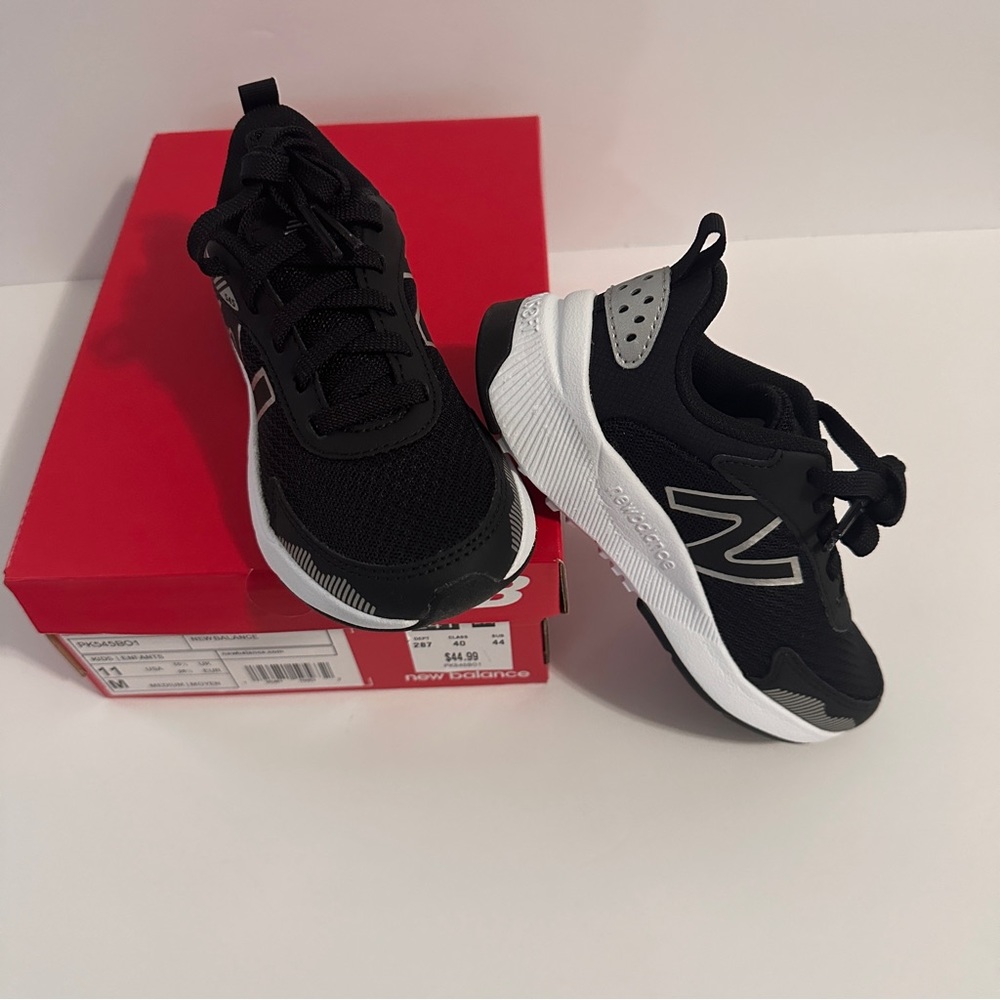 New balance new kids sneakers size 11